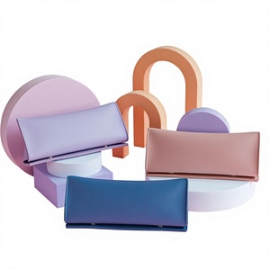 Étui à crayons triangulaire en cuir PU, organiseur de papeterie grande capacité pour l'école et le bureau, pochette à crayons multicolores pour étudiants - Product Image 1