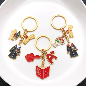Portachiavi di Laurea con Ciondoli a Forma di Grado A+, Toga e Diploma, Anello Portachiavi Smaltato, Regalo <span class=keywords><strong>per</strong></span> Studenti e Insegnanti - Product Image 5