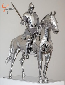 Sculpture d'armure de chevalier médiéval et de cheval de guerre en acier inoxydable, conçue sur mesure, polie à la main, art 3D, objet de collection - Product Image 5