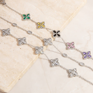 สร้อยคอจี้รูปใบโคลเวอร์สี่แฉกสแตนเลสสตีลประดับเพชรคิวบิกเซอร์โคเนียแบบฝังขอบ สำหรับเป็นของขวัญ เครื่องประดับแฟชั่น - Product Image 1