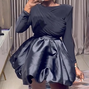 Conjunto de 2 Piezas para Mujer, Otoño, Nuevo, Elegante, Moderno, Top de Manga Larga con Pliegues y Falda con Estampado Floral - Product Image 4