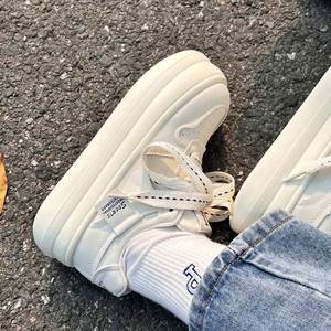 Zapatos blancos de suela gruesa con aumento de altura, zapatos deportivos de suela blanda <span class=keywords><strong>para</strong></span> <span class=keywords><strong>mujer</strong></span>, punta redonda, <span class=keywords><strong>corte</strong></span> bajo, cordones, suela plana, zapatos de tabla transpirables - Product Image 3