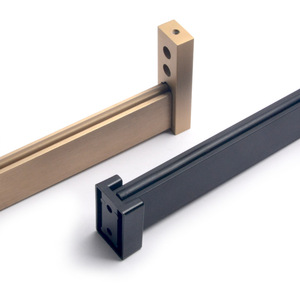 Tringle de penderie moderne en alliage d'aluminium antistatique à fixation murale, avec bride et conception détachable, rail à double amortisseur, quincaillerie de placard - Product Image 1