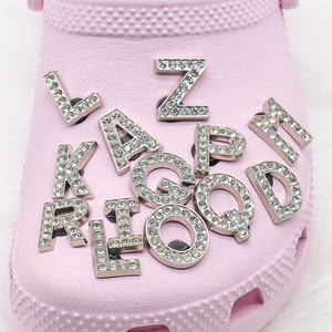 Xu Hướng Mới Bảng Chữ Cái Thiết Kế Rhinestone Charms Phụ Kiện Sang Trọng Tùy Chỉnh Bán Buôn Thư Kim Loại Giày Charms - Product Image 3
