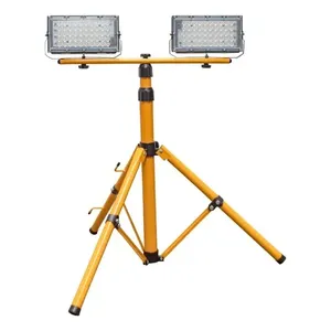 Illuminazione esterna treppiede con 2 50w riflettori LED che emettono luce bianca fredda - Product Image 3