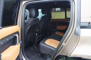 Voiture d'occasion 2020 3.0T SUV <span class=keywords><strong>Defender</strong></span> <span class=keywords><strong>110</strong></span> P400 SE <span class=keywords><strong>Land</strong></span> <span class=keywords><strong>Rover</strong></span> Automatique LHD 5 places Essence à <span class=keywords><strong>vendre</strong></span> - Product Image 4