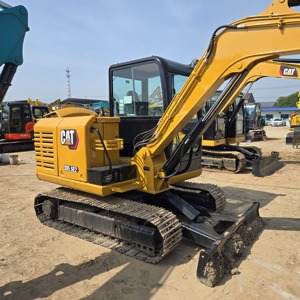 Excavatrice sur chenilles Caterpillar d'occasion fiable, série CAT 305.5E2, 305.5, 5,5 tonnes, avec historique d'entretien, à vendre - Product Image 1