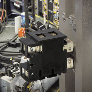 Eaton Typ CSR Standard Leistungs schalter, Standard Leistungs schalter, 200 A,25 KAIC, Zweipolig, 120/240 V,CH,#2-300 - Product Image 4