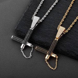 <span class=keywords><strong>Collana</strong></span> con Ciondolo Nunchaku Hip Hop Placcata Oro o Argento con Micro Pavé di Zirconia Cubica Nera <span class=keywords><strong>Collana</strong></span> Personalizzata per <span class=keywords><strong>Uomo</strong></span> CZ - Product Image 1