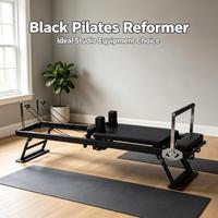 Machine de Pilates en aluminium à résistance réglable polyvalente pour l'entraînement des athlètes et le fitness quotidien dans un studio de yoga de luxe ou une salle de sport à domicile