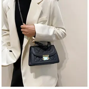 Low MOQ Good Price Diamonds China Belt Bag Trends 2022 Mini Soft Leather Tote Bags Women's Luxury Pu Handbags