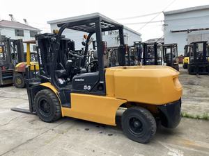 Chariot élévateur diesel Komatsu TCM d'occasion, modèles FD50, 2.5, 3, 3.5, 5, 7, 15, 16 tonnes, manuel, mini, pour palettes, transpalette, gerbeur, tracteur, élévateur - Product Image 4