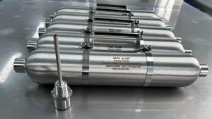 Cilindro <span class=keywords><strong>de</strong></span> Muestreo sin Costuras Monel 400 con Válvula <span class=keywords><strong>de</strong></span> Aguja y Manómetro, Doble Extremo 1/4" FNPT, Recipiente <span class=keywords><strong>de</strong></span> Muestreo <span class=keywords><strong>de</strong></span> Aleación 400, 3000 psi - Product Image 4