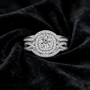 Anillo de Plata de Lujo con Circonita Cúbica de Corte Redondo de 5 mm, Color Oro Blanco, Grabado de Logotipo Personalizado - Product Image 3