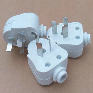Enchufes de Tres Polos de Plástico al por Mayor para Televisores y Ollas Arroceras, Uso Doméstico, 3C - Product Image 1