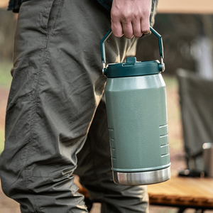 <span class=keywords><strong>Bouteille</strong></span> d'eau de sport en acier inoxydable isolée sous vide de 64 oz avec couvercle en paille <span class=keywords><strong>bouteille</strong></span> <span class=keywords><strong>thermos</strong></span> de 2 litres pour l'entraînement et le voyage - Product Image 3