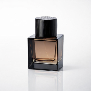 Flacon <span class=keywords><strong>de</strong></span> parfum personnalisé carré en ambre 50 ml, flacon <span class=keywords><strong>de</strong></span> parfum en <span class=keywords><strong>verre</strong></span> <span class=keywords><strong>de</strong></span> luxe, flacon <span class=keywords><strong>de</strong></span> parfum noir avec emballage/étiquette/bouchon - Product Image 1