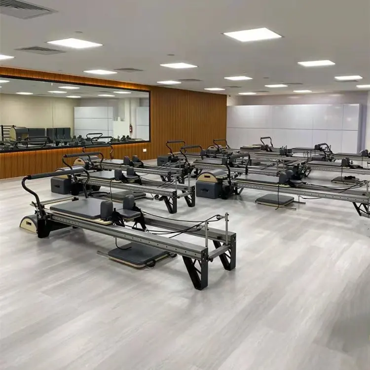 Yüksek son kalite denge tasarımı Pilates Reformer alüminyum kulesi makinesi Reformer yatak alüminyum Pilates Reformer