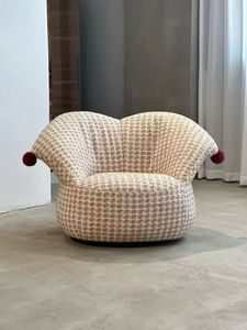 Fauteuil de détente moderne de la marque Oki pour hôtel, salon, utilisation en tissu, fauteuil simple, design de détente, bois massif doux - Product Image 1