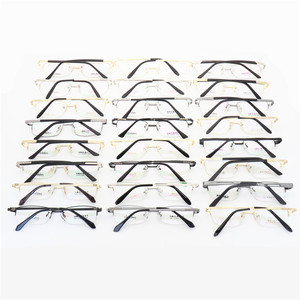 Lunettes optiques <span class=keywords><strong>en</strong></span> acier inoxydable à motif rayé <span class=keywords><strong>en</strong></span> forme de diamant de créateur, commande mixte, vente <span class=keywords><strong>en</strong></span> gros à bas prix, montures de lunettes - Product Image 1