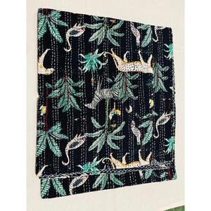 Colcha de algodón Kantha estampada a mano con diseños textiles artesanales y capas suaves para un sueño confortable - Product Image 1