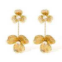 Anting-anting gantung bunga vintage berlapis emas 18K anti air dari stainless steel dengan zircon putih untuk acara pesta wanita (grosir)