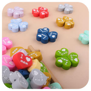 Xingyi I Love <span class=keywords><strong>Mam</strong></span>/Papa Clip de sucette en Silicone de qualité alimentaire avec perles de dentition Accessoires de bijoux confortables pour bébés de dentition - Product Image 3