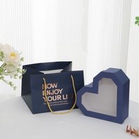 Nouveauté - Coffret cadeau d'amour - Bouquet de roses et de fruits roses - Coffret de fleurs en forme de cœur pour la Saint-Valentin avec fenêtre en PVC transparent