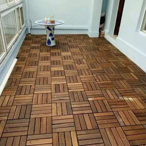 Baldosas de Madera Plástica Compuesta SHENGCHENG, Tipo Interlock, de Pino Carbonizado, Resistentes al Fuego, Impermeables y Ecológicas para Balcón - Product Image 1