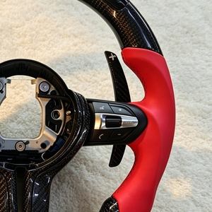 Volante de fibra de carbono con LED para <span class=keywords><strong>BMW</strong></span> F11 F10 F34 F35 F80 F82 F01 F04 <span class=keywords><strong>M5</strong></span> M3 Serie 3 - Cuero perforado rojo estilo M Sport - Product Image 5