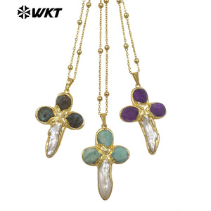 WT-JN284 Splendida ed Elegante Collana con Pendente a Croce di 18 Pollici, Realizzata a Mano con Gemme Naturali e Perle d'Acqua Dolce - Product Image 1