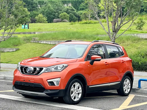 Changan CS15 2016 2017 2019 2021 Usado 5 Asientos 107 CV <span class=keywords><strong>SUV</strong></span> <span class=keywords><strong>Pequeño</strong></span> Volante a la Izquierda Gasolina <span class=keywords><strong>Mejor</strong></span> <span class=keywords><strong>SUV</strong></span> en Venta - Product Image 2