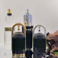 Flacon de parfum de luxe Diya 100 ml, vide, design original unique, personnalisable, avec pulvérisateur à pompe, corps en verre, estampage à chaud