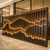 Paravent Moderne en Acier Inoxydable Étanche avec Paysage Montagneux Découpé au Laser et Éclairage LED pour Mariages, Villas et Halls d'Hôtels