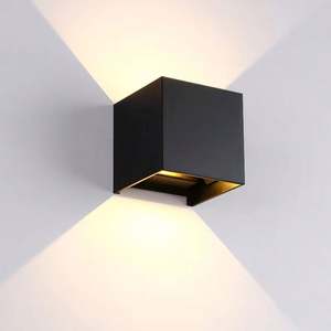 Applique murale carrée LED d'intérieur 6W 12W multicolore avec télécommande finition en aluminium brossé pour hôtels - Product Image 1