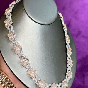 Chaînes personnalisées en forme de cœur infini, deux tons, moissanite VVS, plaqué or, argent sterling 925 massif, chaînes cubaines en forme de cœur, bijoux - Product Image 3