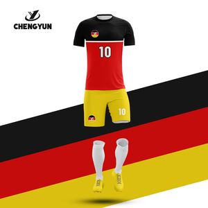 Top da calcio atletico da donna con cuciture sagomate e pannelli laterali traspiranti per maglia da calcio femminile - Product Image 1