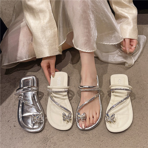 Nouvelles sandales plates à boucle d'orteil pour femmes 2026, style féerique à semelle souple avec strass, pour l'été et l'extérieur - Product Image 1