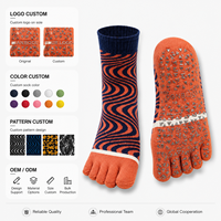 Chaussettes de Pilates en coton à cinq doigts, antidérapantes avec semelle en silicone, respirantes, logo personnalisé pour le yoga, la barre, le reformer, le studio, OEM ODM