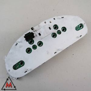 Compteur d'instruments Chrysler Voyager Mk4 d'occasion 2001-2007 P05082826AH (80177) - Product Image 2