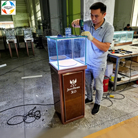 Support de présentation de bijoux rotatif verrouillable en aluminium et verre trempé avec éclairage LED |   Produits de luxe écologiques, recyclables et résistants