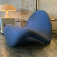 Fauteuil de relaxation décontracté de designers nordiques, populaire sur Instagram, en forme de langue, style postmoderne, modèle pour maison d'hôtes, en métal