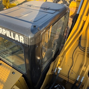 รถขุดไฮดรอลิกมือสอง Caterpillar 20 ตัน รุ่น CAT320D2 ประหยัดน้ำมัน พร้อมเครื่องยนต์และเกียร์บ็อกซ์ กำลัง 112 กิโลวัตต์ ผลิตในญี่ปุ่น สำหรับงานก่อสร้าง - Product Image 5