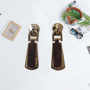 En gros, tirette de <span class=keywords><strong>fermeture</strong></span> <span class=keywords><strong>éclair</strong></span> en métal à design personnalisé, avec anneau en O et <span class=keywords><strong>fermoir</strong></span> pivotant, pour la réparation de sacs à dos, sacs à main et bagages - Product Image 5