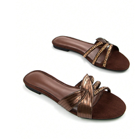 Sandales plates élégantes pour femmes avec appliques feuilles d'or et chaîne en strass, mules plates à enfiler, chaussures d'été souples pour femmes