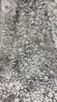 Tissu en dentelle française respirant sans fil, orné de fleurs 3D perlées et de sequins blancs de qualité supérieure, idéal pour la confection de robes de mariée élégantes.