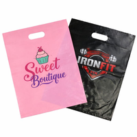 Sacs à cosmétiques à poignée découpée personnalisée de haute qualité sac de bijouterie en plastique coloré réutilisable pour le shopping de chaussettes
