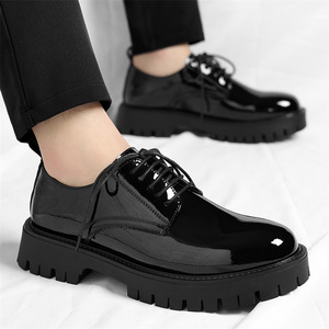 Chaussures Richelieu pour hommes en cuir verni, à bout rond, à lacets, semelle extérieure en caoutchouc, rehaussantes, pour mariage, style automne uni - Product Image 2