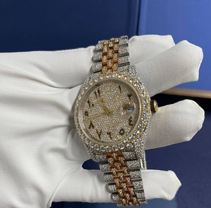 Montre-bracelet en diamant Moissanite VVS, montre de luxe en acier inoxydable sertie de pierres brillantes pour la vente en gros - Product Image 1