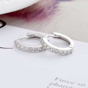 <span class=keywords><strong>Orecchini</strong></span> <span class=keywords><strong>a</strong></span> <span class=keywords><strong>Cerchio</strong></span> <span class=keywords><strong>Piccoli</strong></span> in <span class=keywords><strong>Argento</strong></span> 925 con Zirconi Cubici Nuovo Design 13mm - Product Image 5